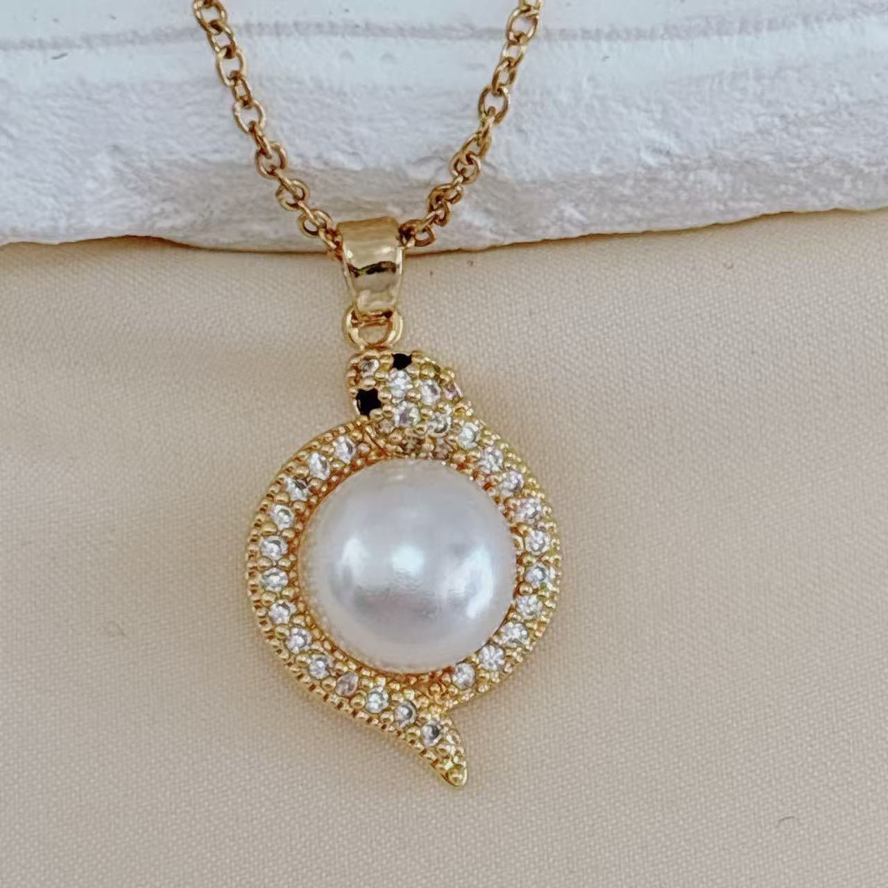 Pearl Moon